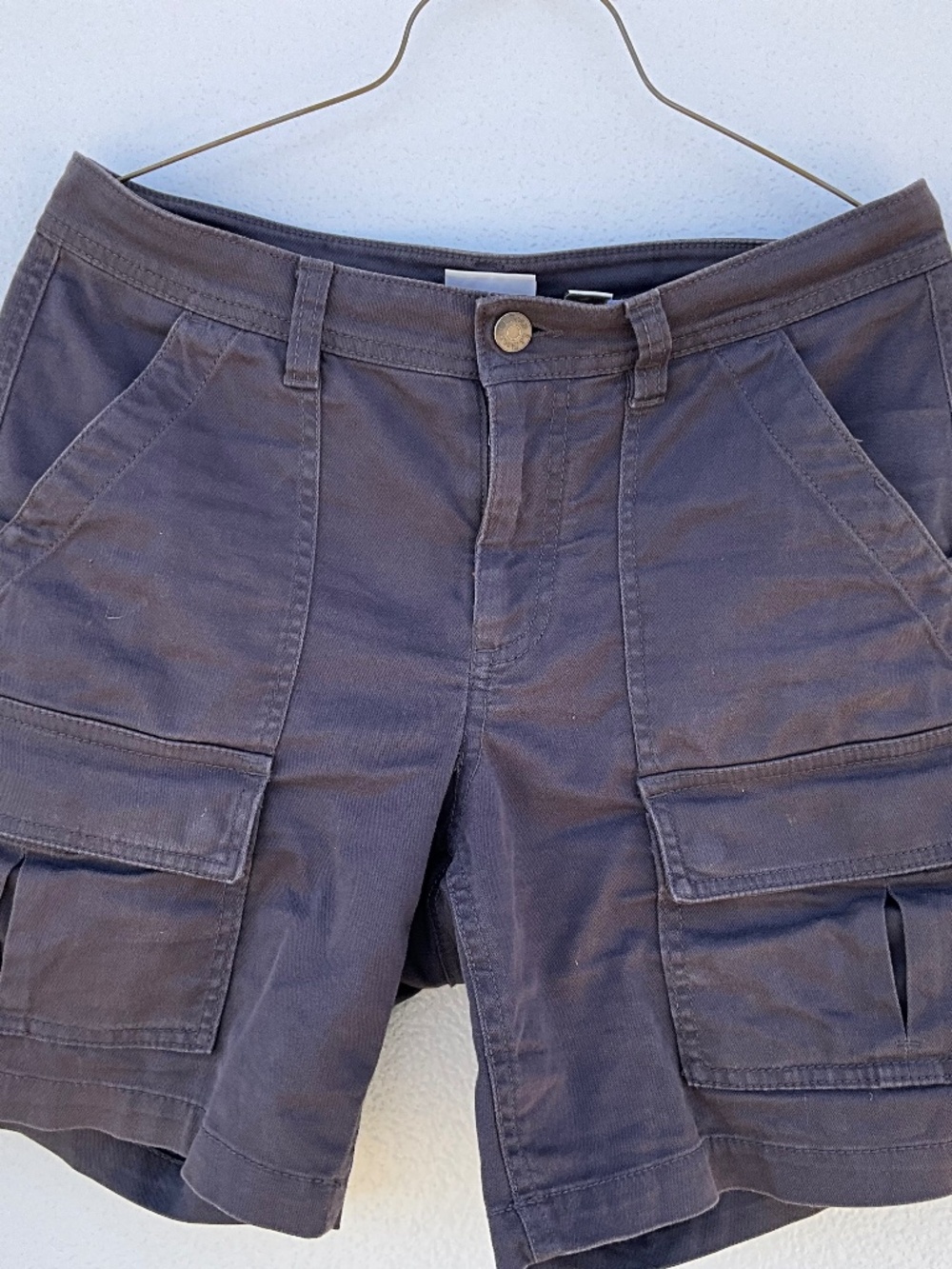 LL Bean Women’s Comfort Stretch Alloy Gray Cargo Shorts 7”